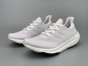 Adidas Ultraboost Light 23