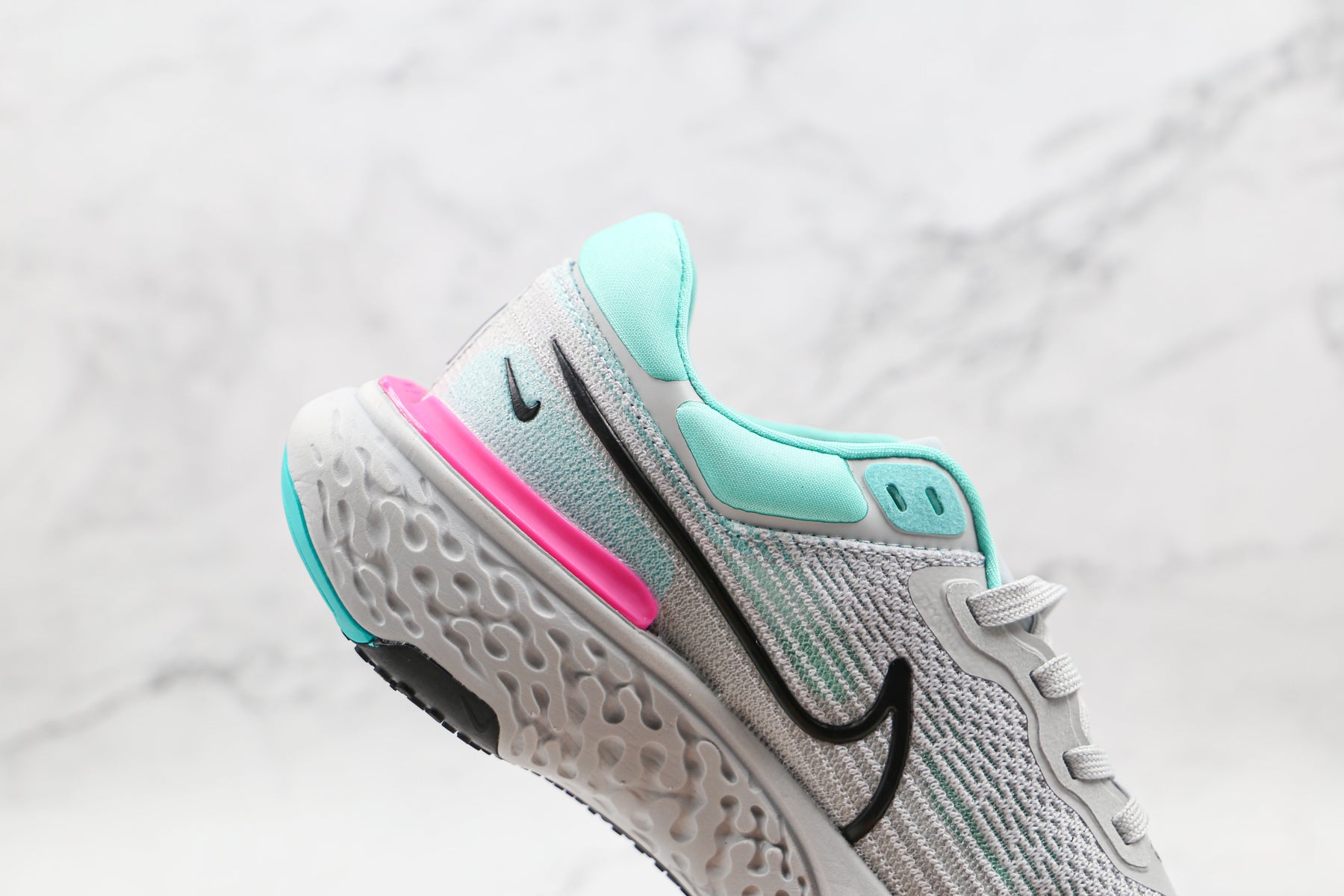 Nike Air ZoomX Invencible Run FK