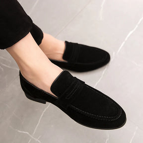 Loafer Mocassim de Couro Camurça Covet