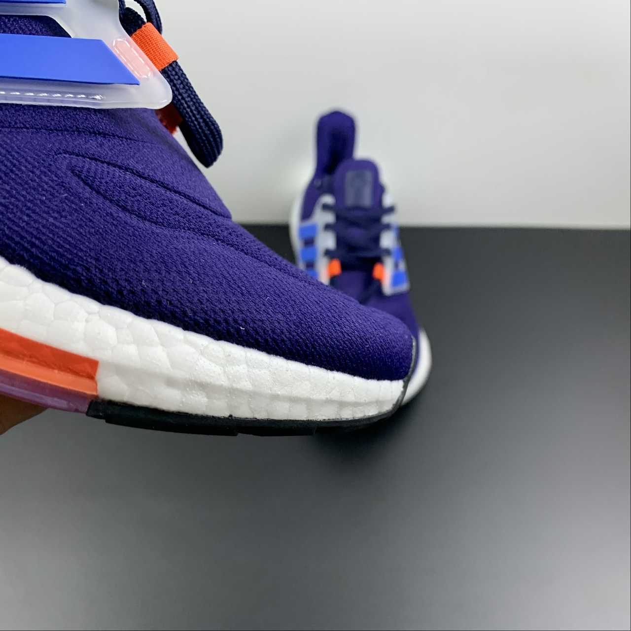 Adidas Ultraboost 22