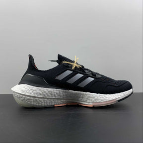 Adidas Ultraboost 22