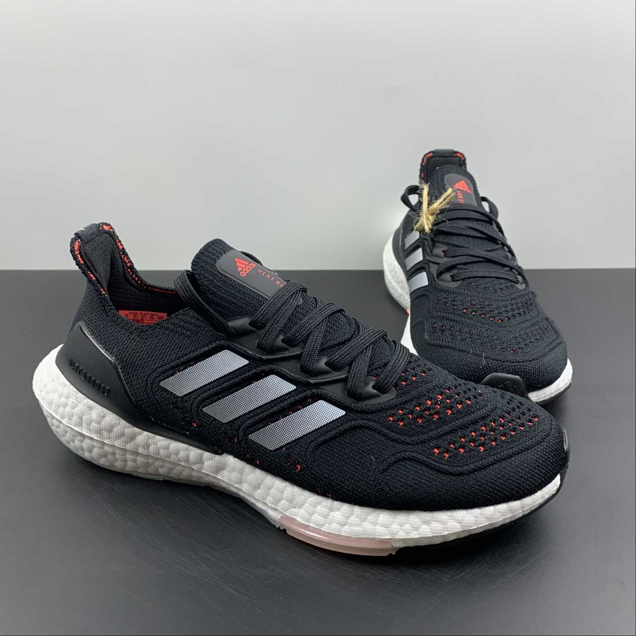 Adidas Ultraboost 22