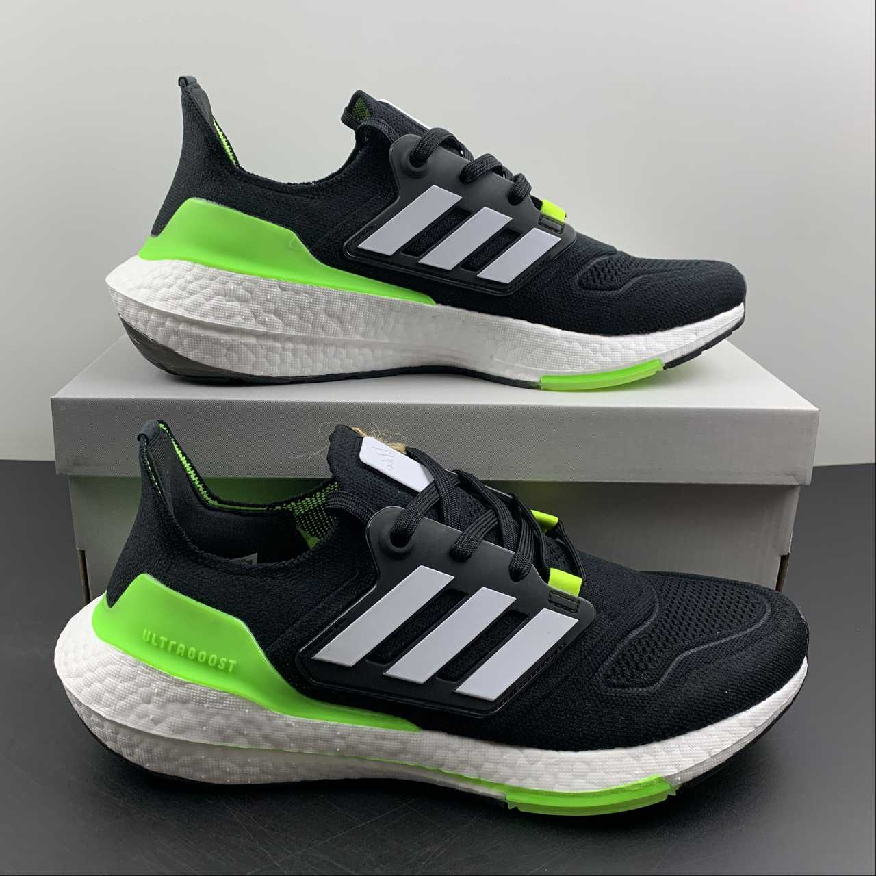 Adidas Ultraboost 22