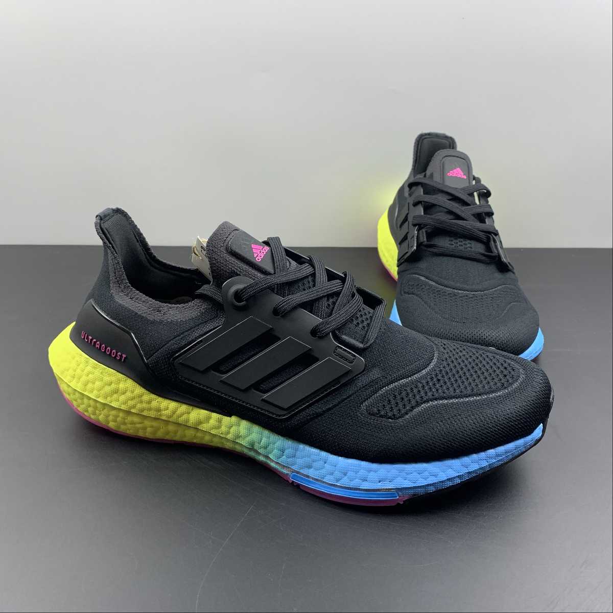 Adidas Ultraboost 22